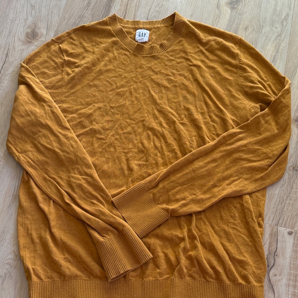 😀 GAP Men's Golden Crewneck Sweater